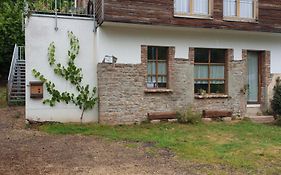 Gegenüber der Mühle